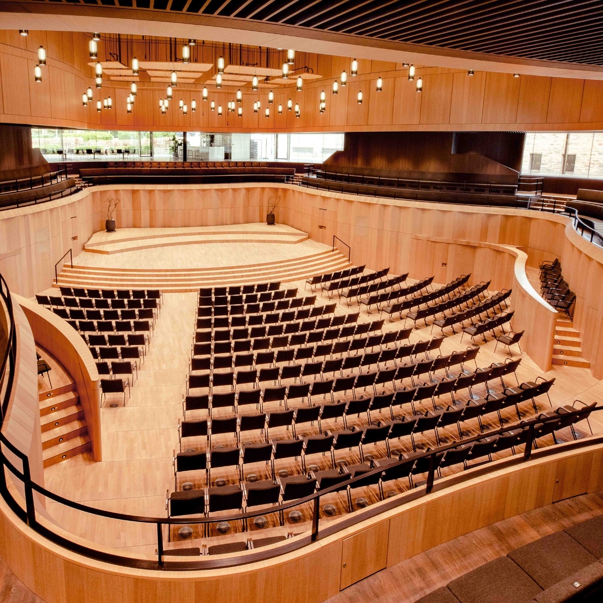 Blick in den Kammermusiksaal im Casals Forum in Kronberg, eingerichtet von designfunktion